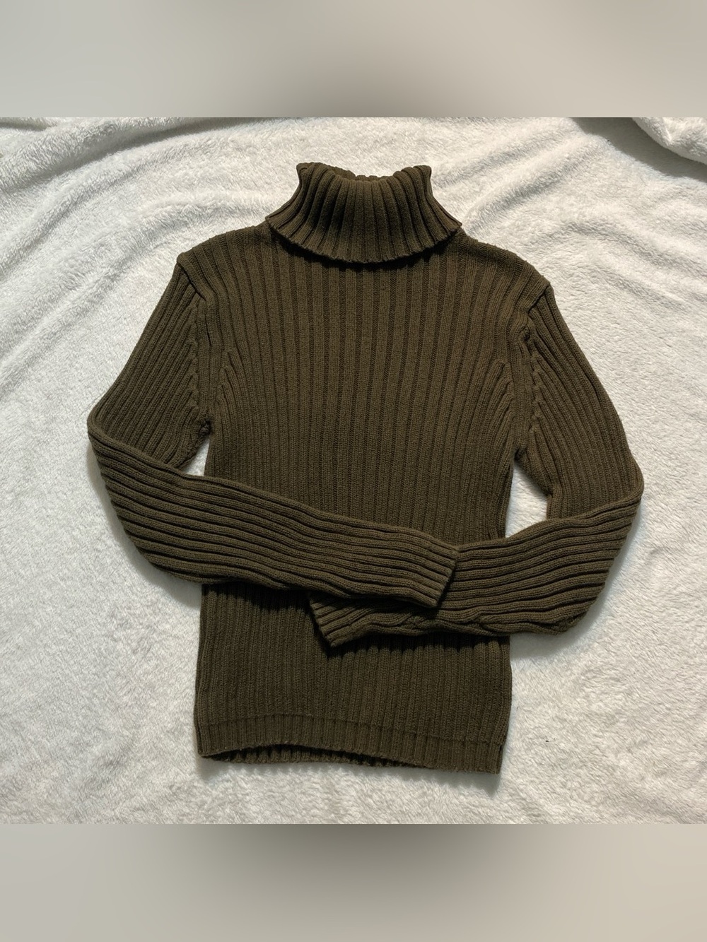 Classic Ribbed Turtleneck Sweater - Olive